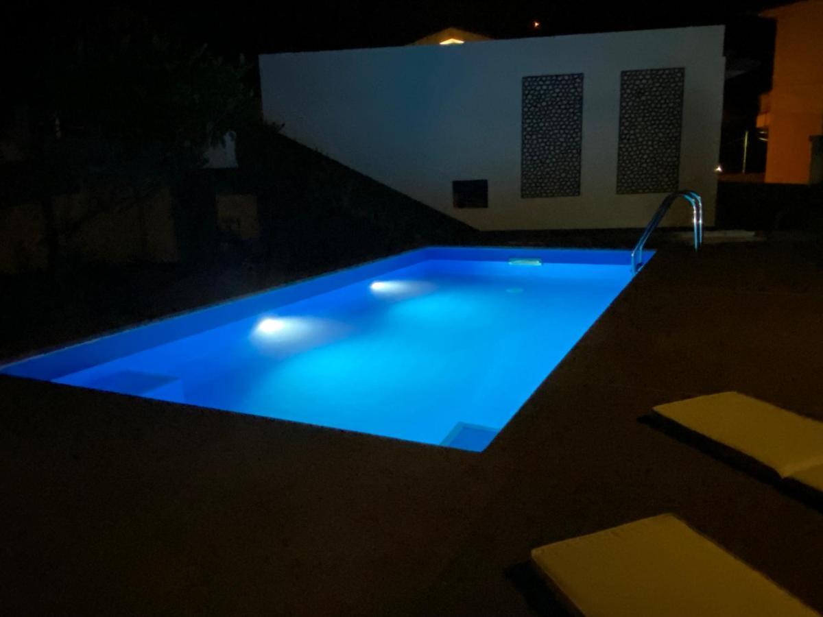 Cottage Quinze, Contemporary Designed Cottage With Swimming Pool Πόντα Ντελγάδα Εξωτερικό φωτογραφία